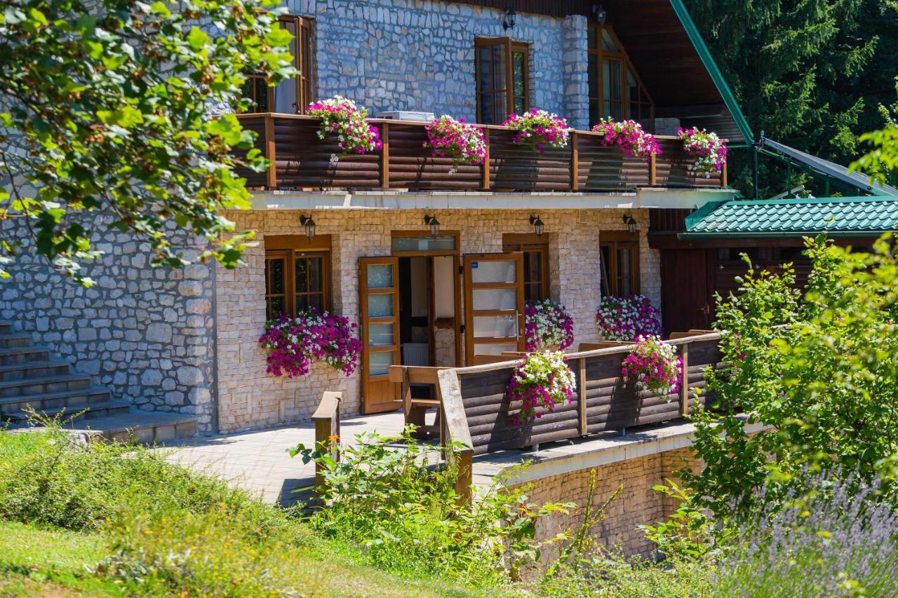 Guest house Golden Lakes
